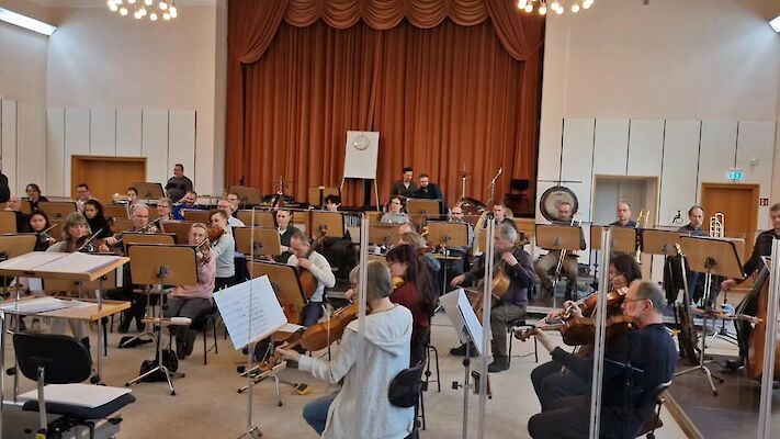 Rehearsal with Elbland Philharmonie...